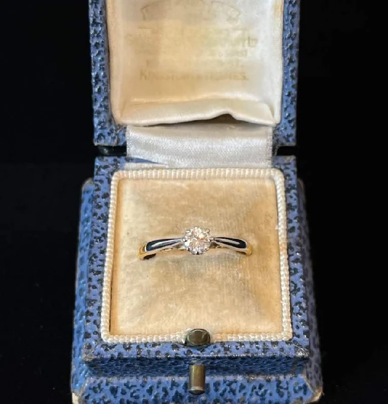 1940s Solitaire Round Brilliant Cut Diamond Ring