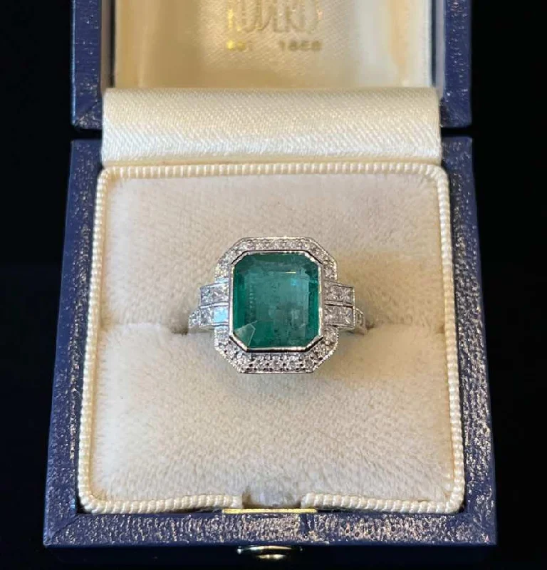 Art Deco Style 3.80ct Emerald and Diamond Ring