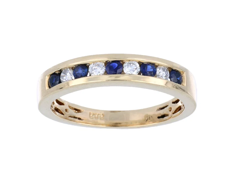 Blue Sapphire Ring (Blue Sapphire 0.26 cts. White Diamond 0.2 cts.)