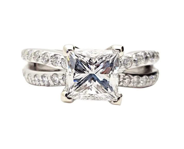 2 Carat F/VS2 Princess Cut Diamond Engagement Ring