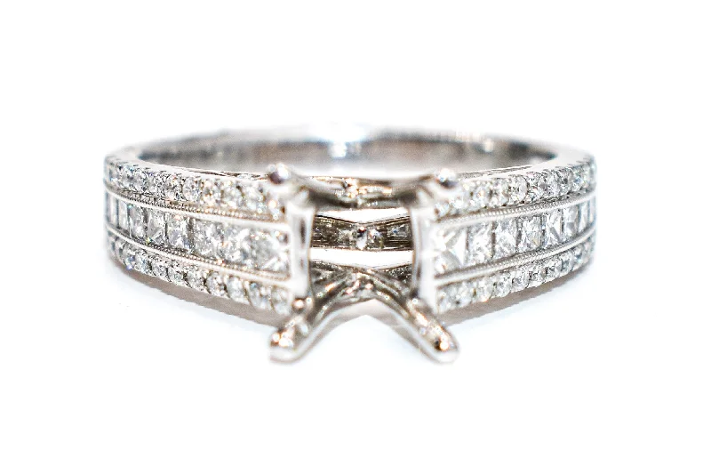 Princess & Round Diamond Engagement Ring