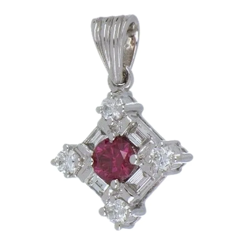 Purple Diamond Pendant (Purple Diamond 0.31 cts. White Diamond 0.22 cts. White Diamond 0.15 cts.)