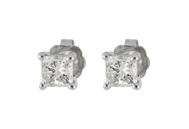 White Diamond Ladies Earrings (White Diamond 0.75 cts.)