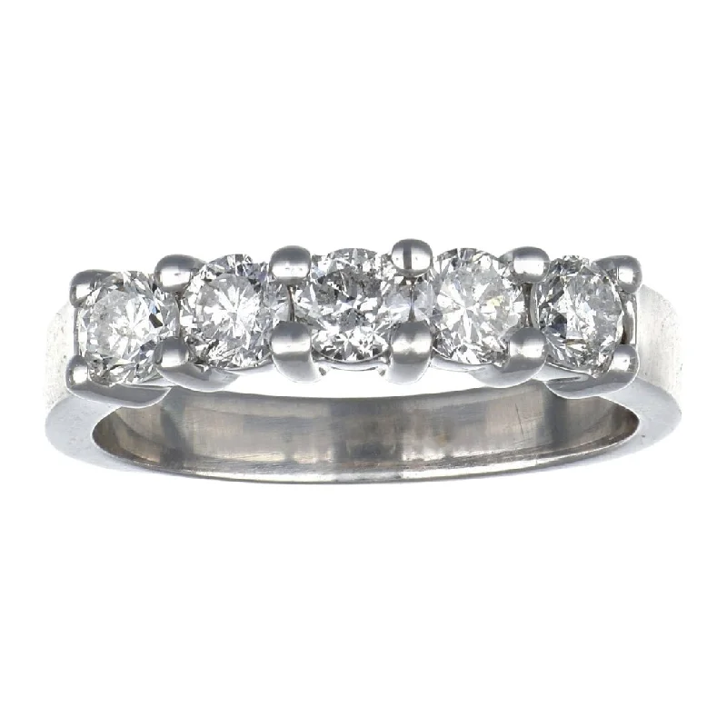 White Diamond Ring (White Diamond 0.95 cts.)