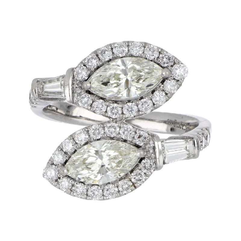 White Diamond Ring (White Diamond 1.53 cts. White Diamond 0.78 cts. White Diamond 0.33 cts.)