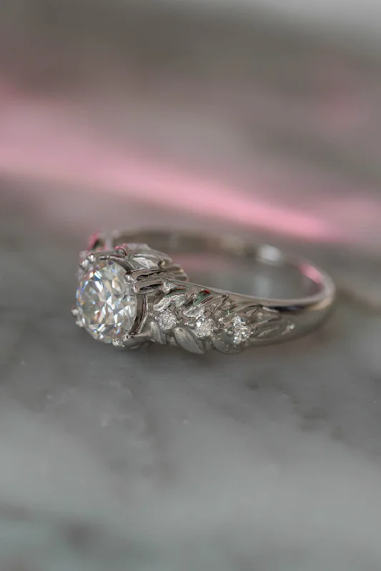 Lab grown diamond engagement ring in white gold / Silvestra