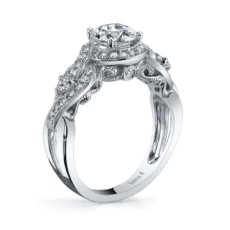 18K White Gold Halo Diamond Engagement Ring