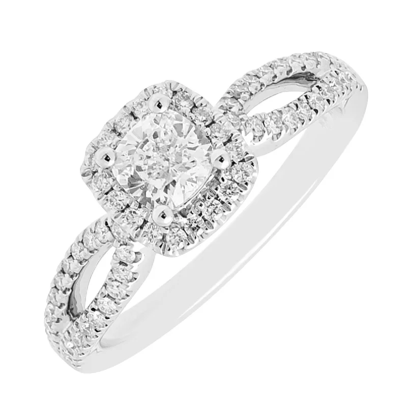 Cushion Diamond Halo Engagement Ring in 14kt White Gold (3/4ct tw)