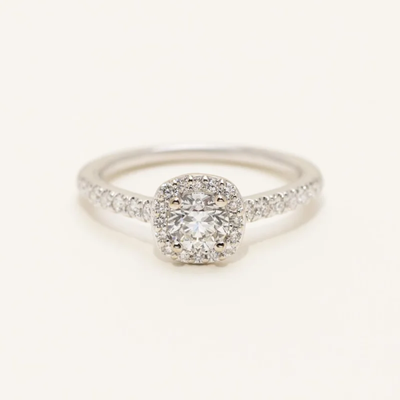 Diamond Halo Engagement Ring in 14kt White Gold (3/4ct tw)