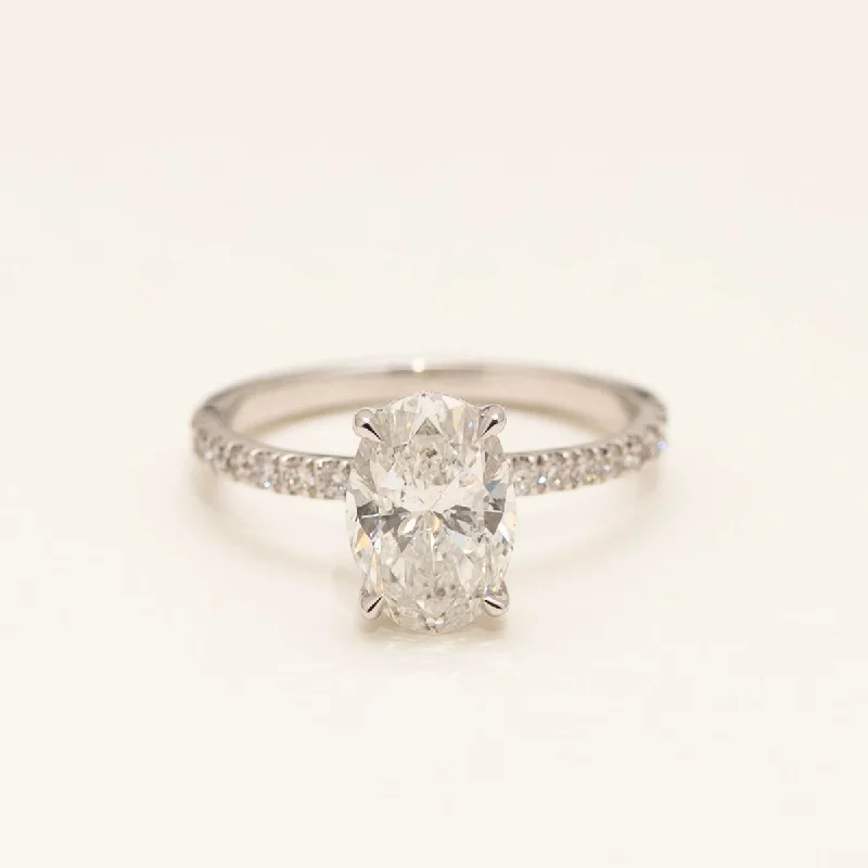 Oval Diamond Engagement Ring in 18kt White Gold (2 1/4ct tw)