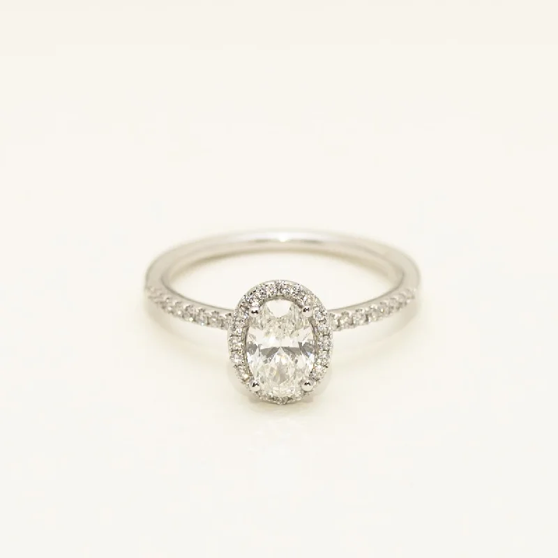 Oval Diamond Halo Engagement Ring in 14kt White Gold (7/8ct tw)