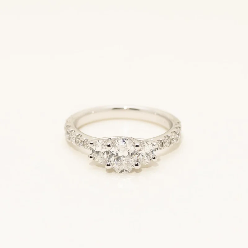 Oval Diamond Three Stone Engagement Ring in 14kt White Gold (1 1/2ct tw)