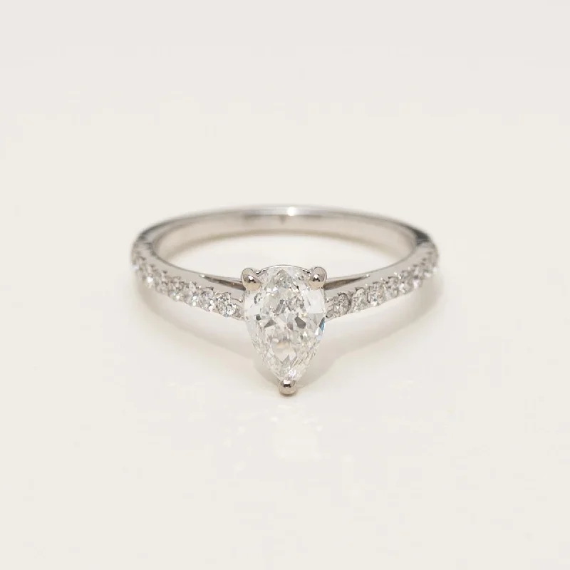 Pear Shape Diamond Engagement Ring in 18kt White Gold (1ct tw)